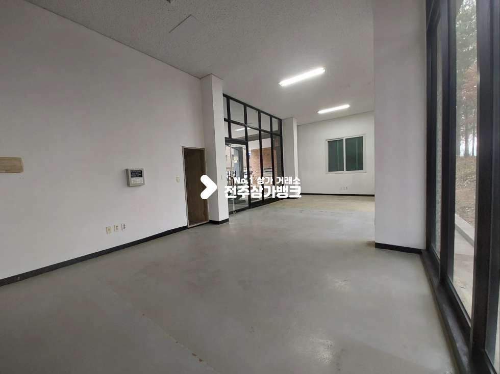 전북 전주완산구 효자동3가 기전중인근.통유리건물..뷰맛집 1층16평 월세 매물번호 13461 사진 3