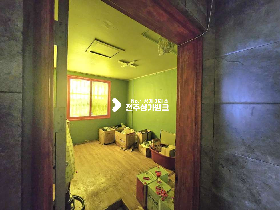 전북 전주완산구 서신동 서신동 음식점//시설완비//인테리어//창고공간 넓음 월세 매물번호 15587 사진 9