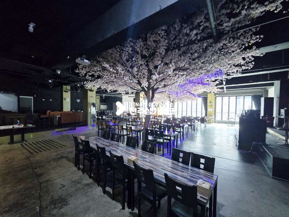 전북 전주완산구 효자동3가 효자동 신시가지 무권리금 110평대 넒은 평수 즉시사용 가능 ! 임대협의가능 ! 월세 매물번호 15634 사진 1