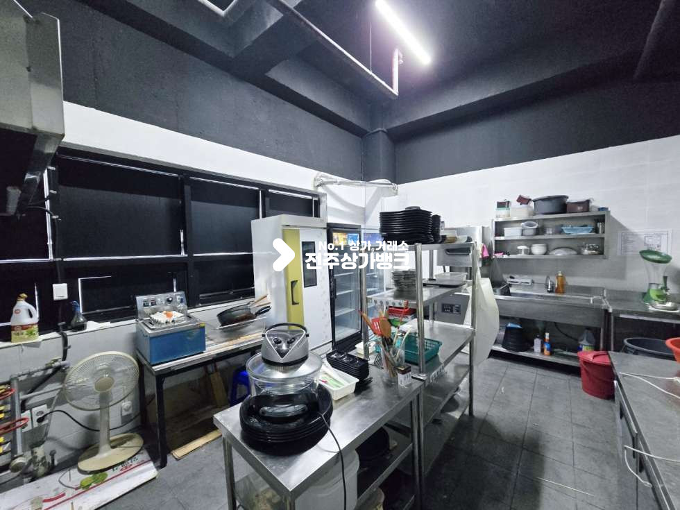 전북 전주완산구 효자동3가 효자동 신시가지 무권리금 110평대 넒은 평수 즉시사용 가능 ! 임대협의가능 ! 월세 매물번호 15634 사진 11