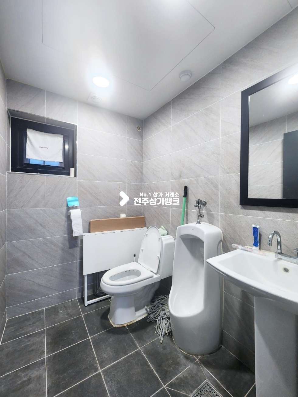 전북 전주완산구 효자동2가 아파트단지많은 의류상가 양도양수 권리금협의가능 내부화장실있음 미용,판매점강력추천 월세 매물번호 15258 사진 12
