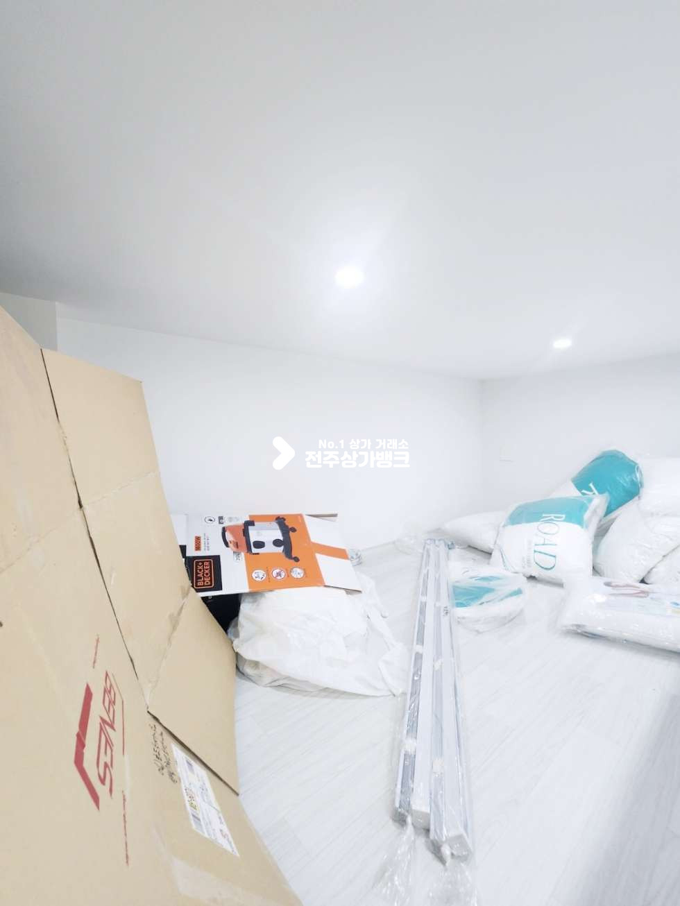 전북 전주완산구 효자동2가 내부 천정,바닥 깔끔한 인테리어 권리금협의가능 미용업종,판매점 강력추천 월세 매물번호 15257 사진 8