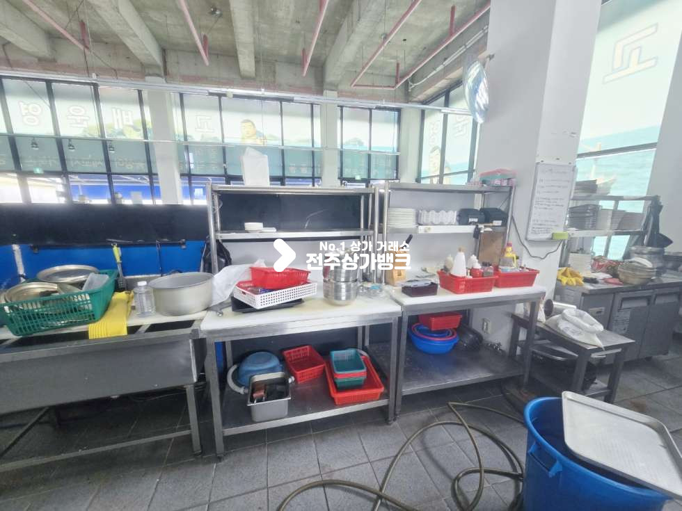 전북 전주덕진구 송천동2가 동부대로 부근 주차편리 1층 55평형 음식점상가 양도양수 권리금협의가능 ! 월세 매물번호 15672 사진 8