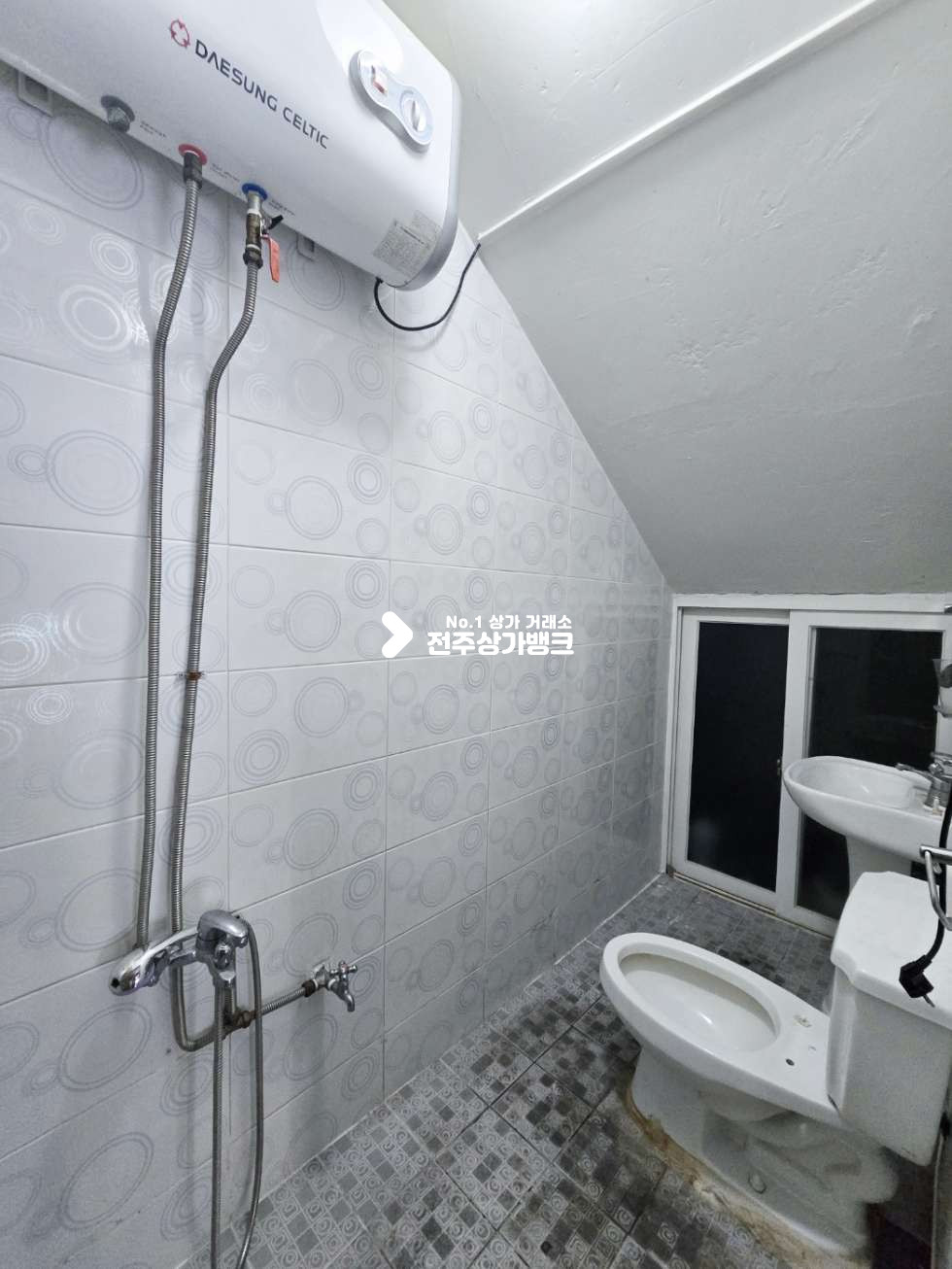 전북 전주완산구 중화산동2가 중화산동2가 내부 깔끔 에어컨 옵션 , 남,녀 샤워장완비 ! 즉시입주가능 월세 매물번호 15671 사진 7