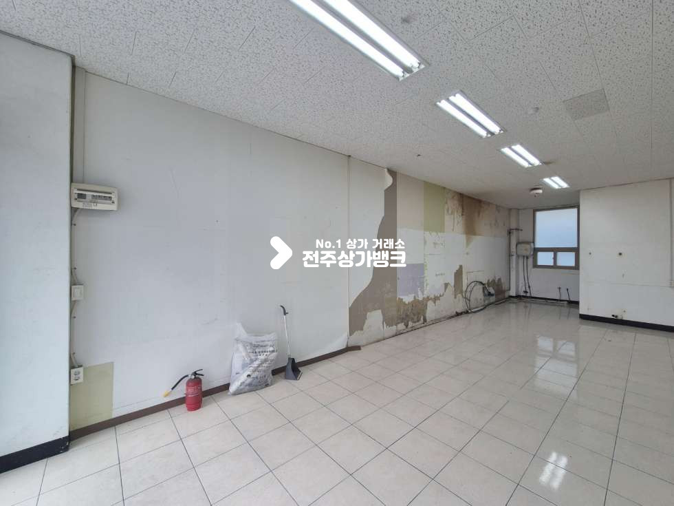 전북 전주완산구 효자동3가 ○효자동3가 원룸단지 가운데 상가. 뷰티샵 추천○ 월세 매물번호 15681 사진 3