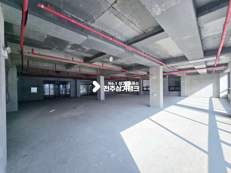 전북 전주완산구 효자동3가 신시가지 메인거리 5층 100평대 상가 가격조율,렌탈프리 협의가능 월세 매물번호 15689 사진 3