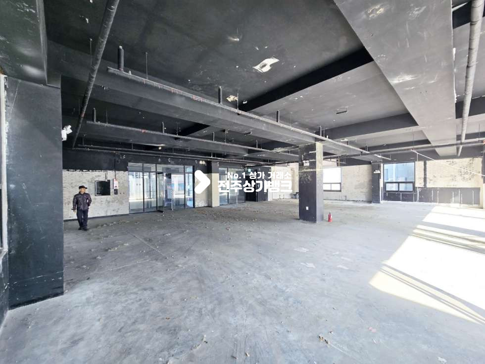 전북 전주완산구 효자동3가 신시가지 메인거리부근 6층 80평대 상가임대 금액조율가능,렌탈프리기간 협의가능 월세 매물번호 15690 사진 3