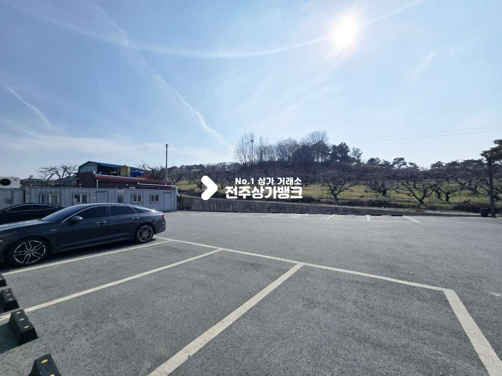 전북 전주완산구 효자동2가 효천지구 대로변 50평형 2층 사무실 넒은 주차공간 즉시입주가능 ! 월세 매물번호 15692 사진 7