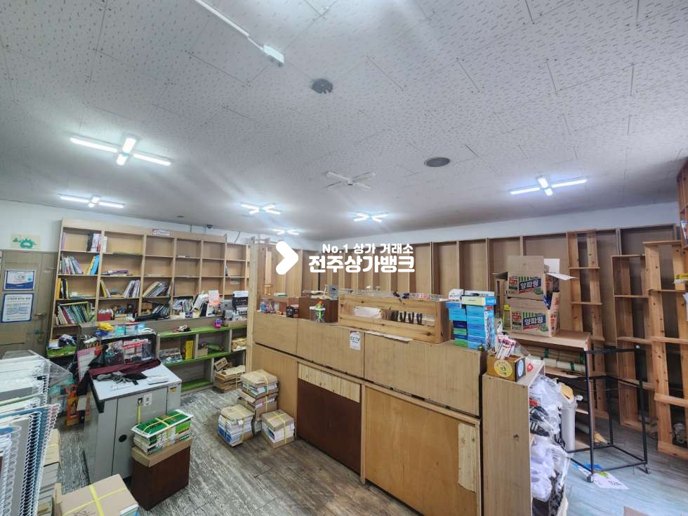 전북 전주완산구 효자동3가 학교앞 20평형 넒은 상가 문구점,공방등으로 강력추천 월세 매물번호 15203 사진 1