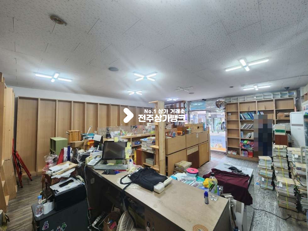전북 전주완산구 효자동3가 학교앞 20평형 넒은 상가 문구점,공방등으로 강력추천 월세 매물번호 15203 사진 2