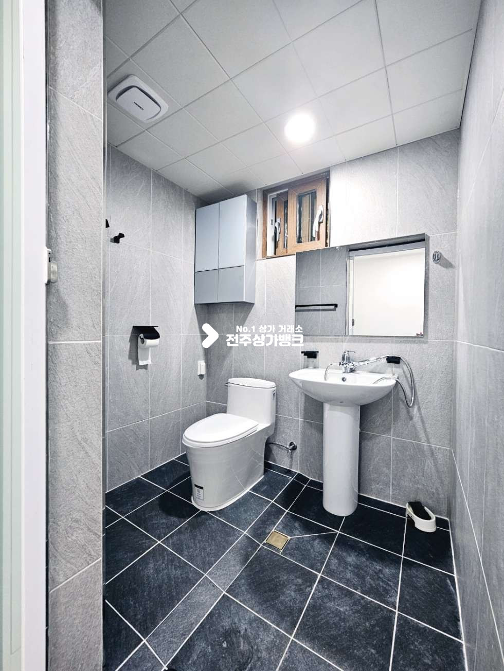 전북 전주완산구 중화산동2가 ●시스템에어컨●싱크대●전용화장실●바닥난방● 월세 매물번호 14084 사진 8