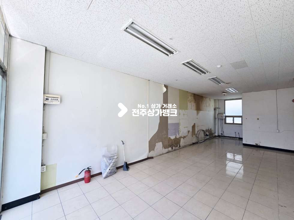 전북 전주완산구 효자동3가 효자동 빌라단지내 1층상가 내부화장실 있음 즉시입주가능 월세 매물번호 15710 사진 3