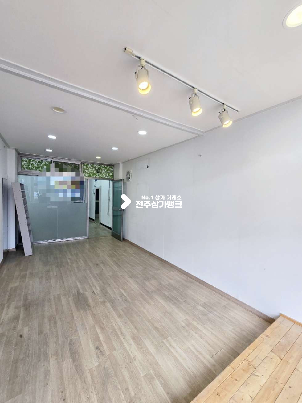 전북 전주덕진구 덕진동2가 덕진동 대로변 광고효과 정말좋은 1층상가 임대 화장실 리모델링됨 ! 즉시입주가능 월세 매물번호 15719 사진 1