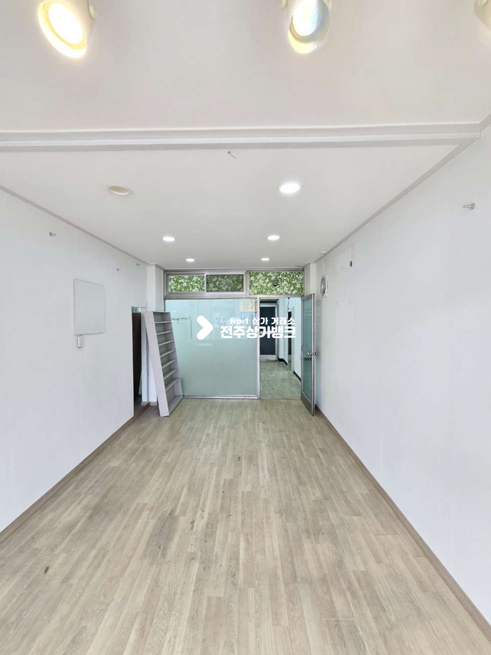 전북 전주덕진구 덕진동2가 덕진동 대로변 광고효과 정말좋은 1층상가 임대 화장실 리모델링됨 ! 즉시입주가능 월세 매물번호 15719 사진 3