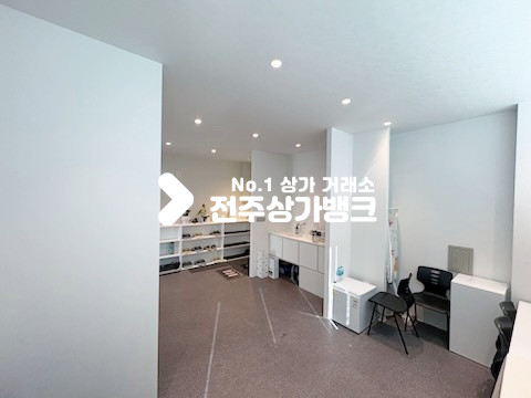 전북 전주완산구 효자동2가 효자동2가 성인어학원 양도 양수 25평형 권리금협의가능 ! 월세 매물번호 15744 사진 1