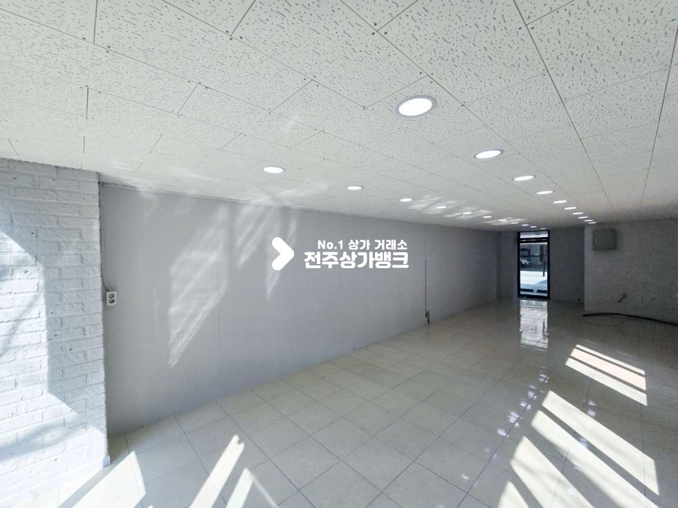 전북 전주완산구 효자동3가 효자동3가 깔끔하게 리모델링 내부 화장실있음 미용상가,판매점 강력추천 월세 매물번호 15745 사진 3