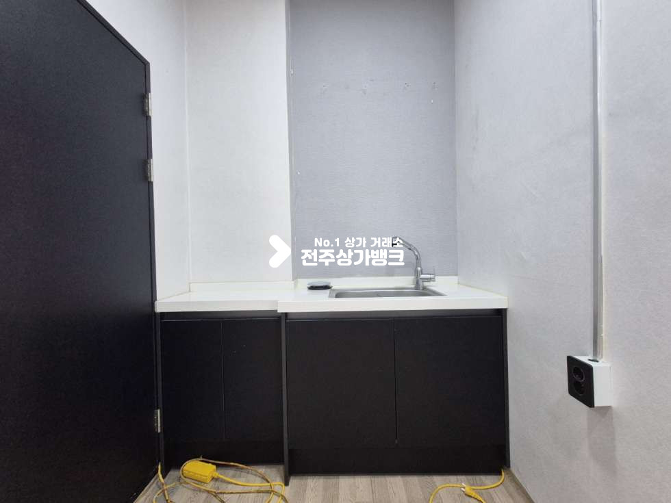 전북 전주완산구 효자동1가 ●효자동 홈플러스 인근 1층상가 판매시설 뷰티샵 추천!● 월세 매물번호 15760 사진 8