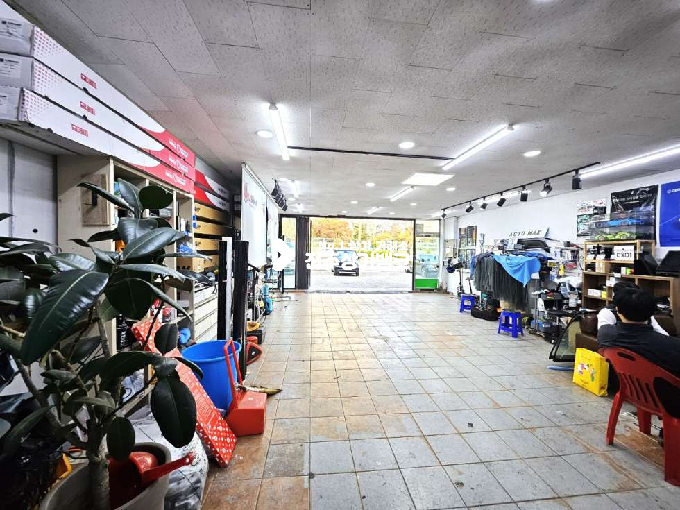 전북 전주완산구 효자동2가 효자동 대로변//주차장//폴딩도어//차량 관련 추천 월세 매물번호 15389 사진 6