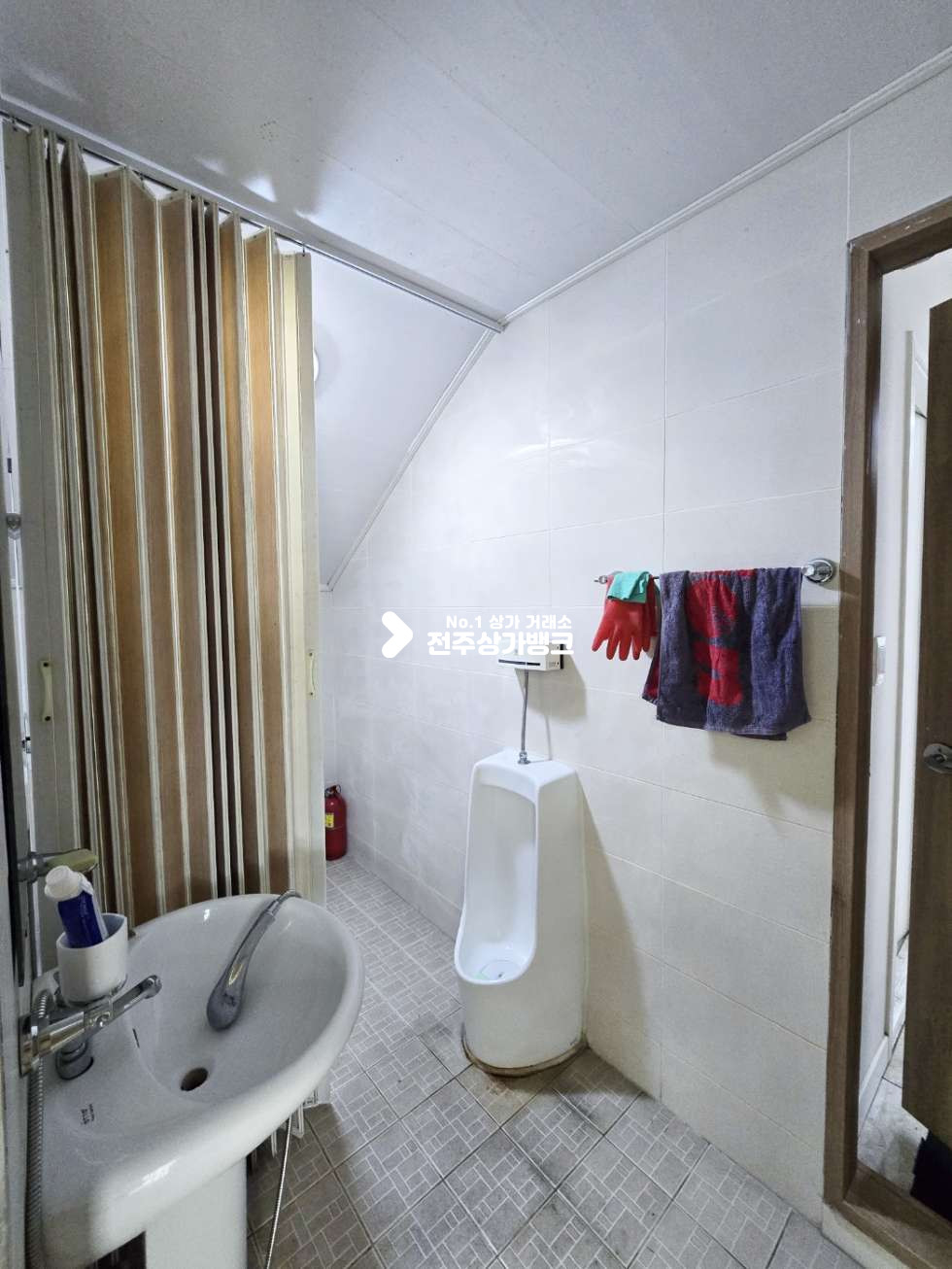 전북 전주완산구 서신동 서신동 무권리금 네일샵 임대 내부룸시설로 타 미용업종가능 ! 즉시입주가능 월세 매물번호 15789 사진 7