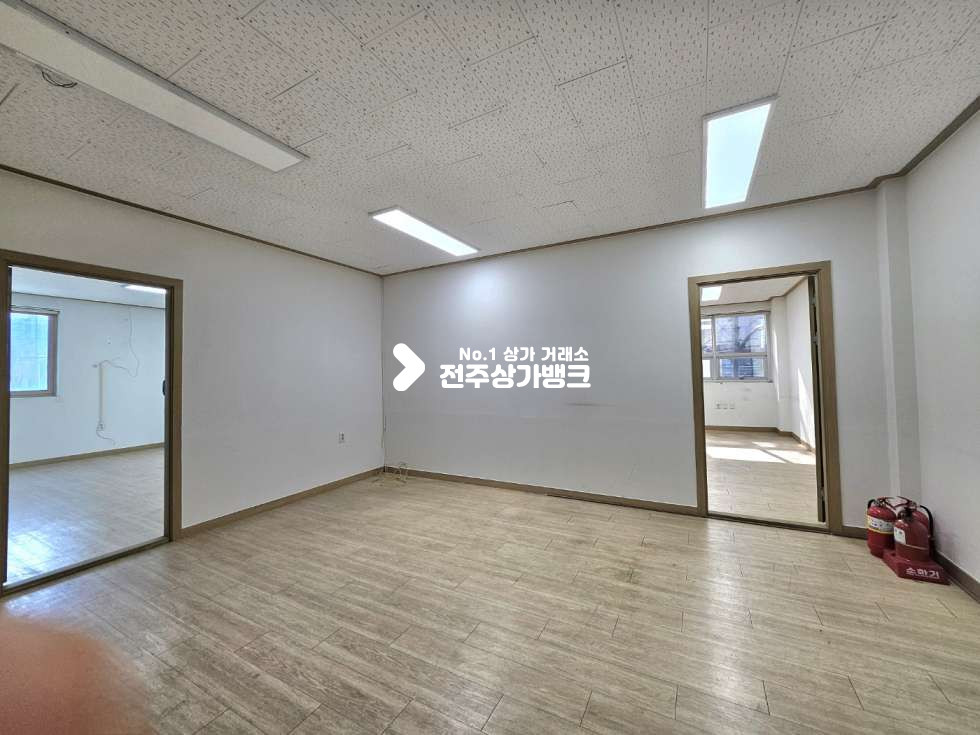 전북 전주덕진구 인후동1가 아중리 대로변 2층//룸6개 분리//분할 가능 월세 매물번호 15795 사진 5