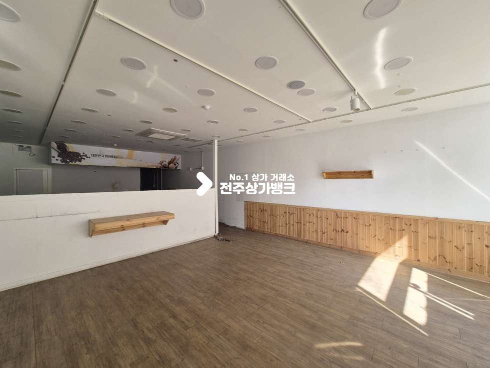 전북 완주군 이서면 갈산리 ○혁신도시 메인 사거리 위치한 1층상가 판매시설 추천!○ 월세 매물번호 15801 사진 2