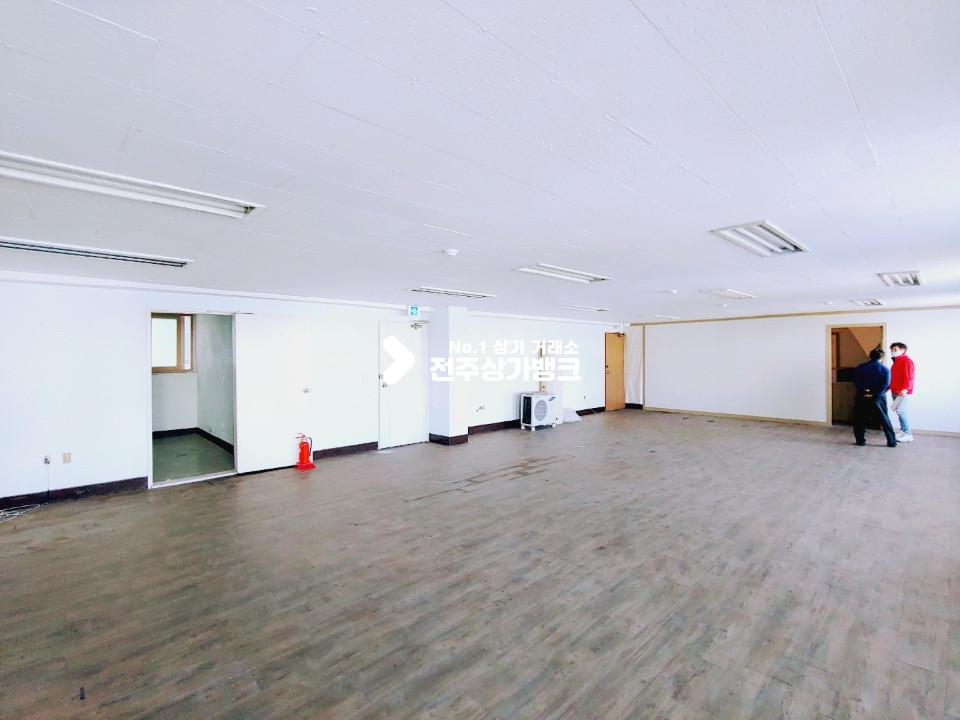 전북 전주완산구 서노송동 사무실로 들어오세요~ 월세 매물번호 10957 사진 4
