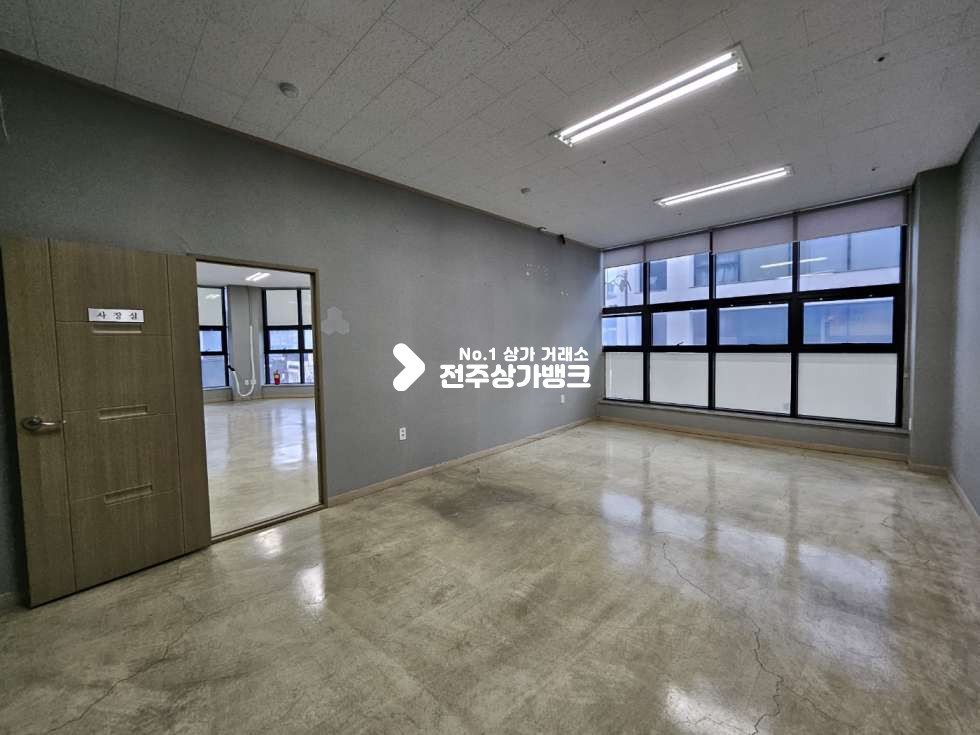 전북 전주완산구 효자동2가 신시가지 깔끔한 2층 // 30평 // 룸 분리 월세 매물번호 13526 사진 4