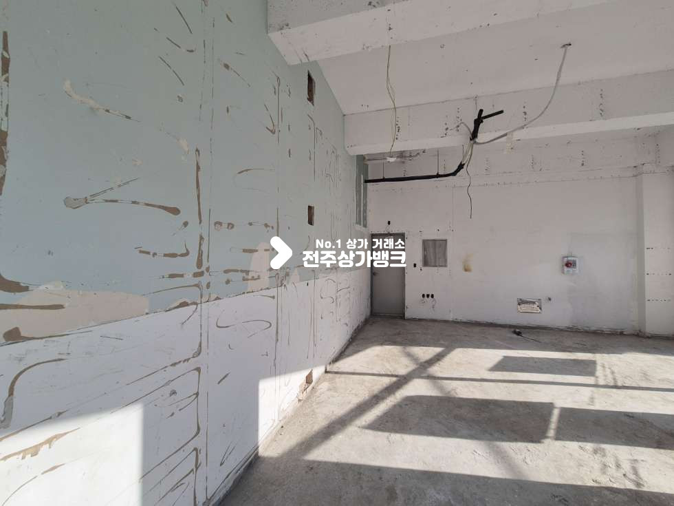 전북 전주덕진구 송천동1가 ○송천동 오송중 인근 노출잘되는 상가! 판매시설 추천○ 월세 매물번호 15918 사진 2
