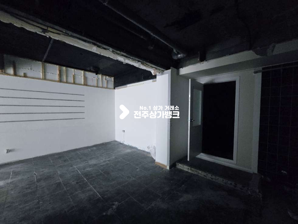 전북 전주완산구 서신동 서신동 25평형 저렴한월세로 즉시 입주가능 내부 룸시설 , 화장실깔끔 월세 매물번호 15946 사진 5