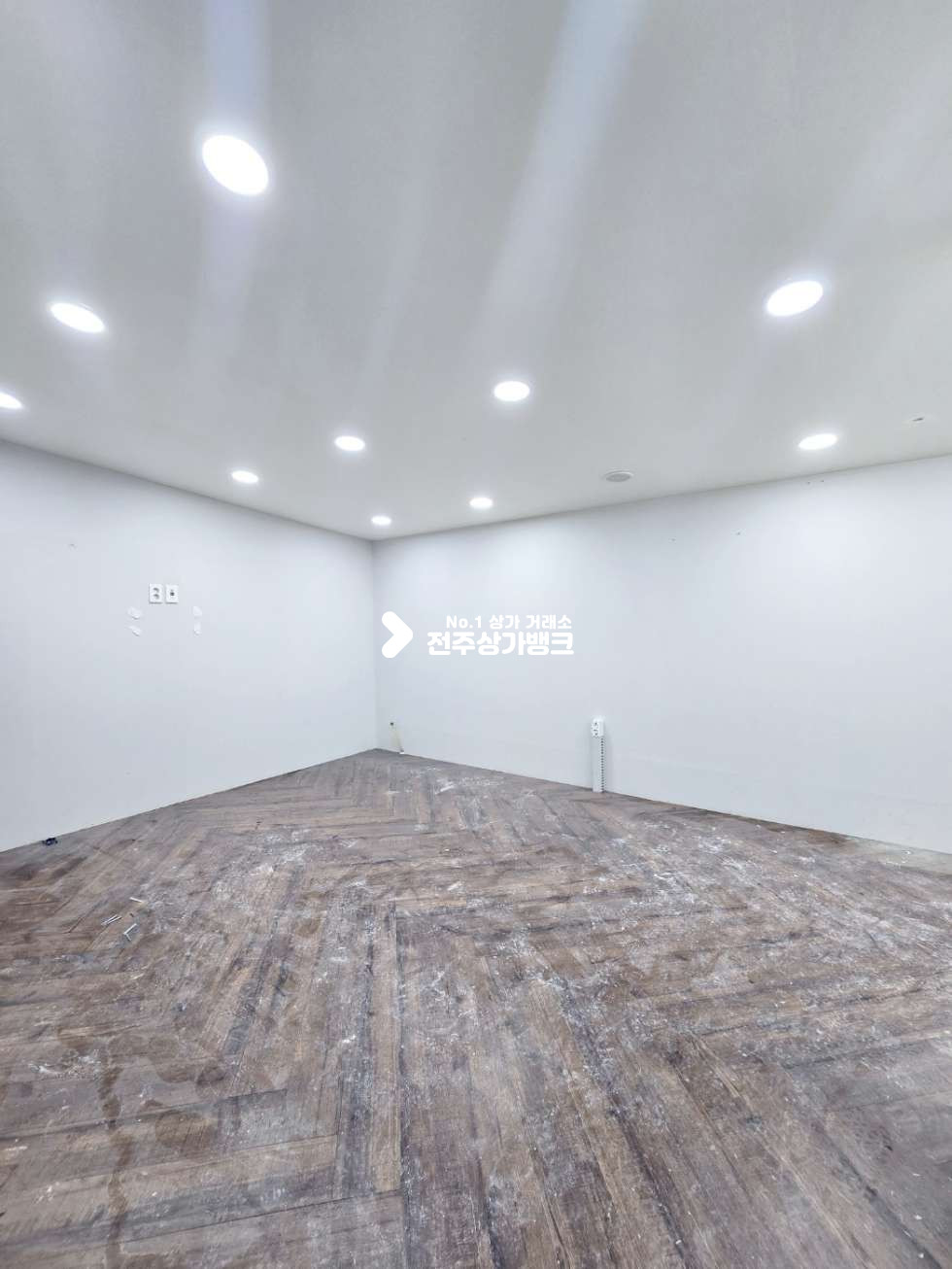 전북 전주완산구 서신동 서신동 25평형 저렴한월세로 즉시 입주가능 내부 룸시설 , 화장실깔끔 월세 매물번호 15946 사진 6