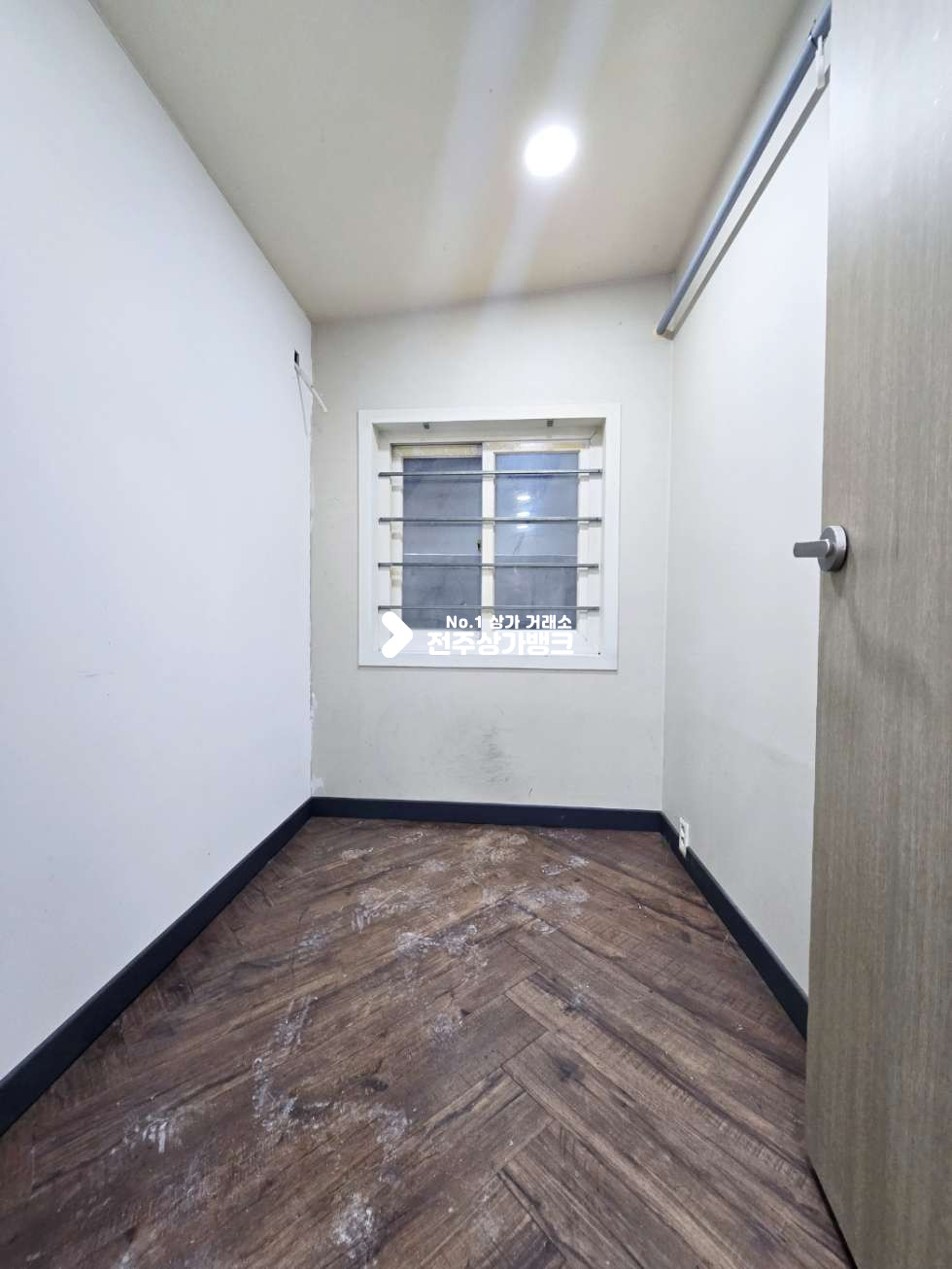 전북 전주완산구 서신동 서신동 25평형 저렴한월세로 즉시 입주가능 내부 룸시설 , 화장실깔끔 월세 매물번호 15946 사진 8