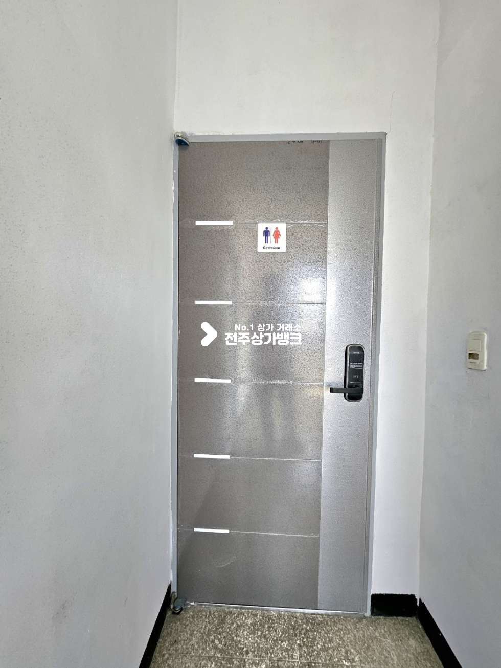 전북 전주완산구 효자동3가 신시가지 대로변 2층//바닥 천정 조명 마감 완료 월세 매물번호 15952 사진 11