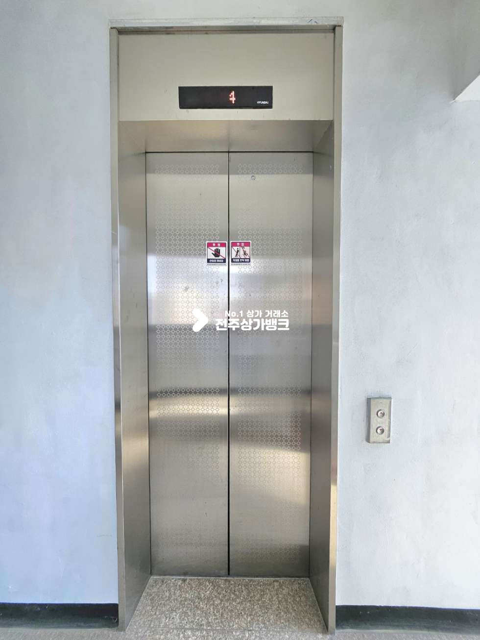 전북 전주완산구 효자동3가 신시가지 대로변 2층//바닥 천정 조명 마감 완료 월세 매물번호 15952 사진 12