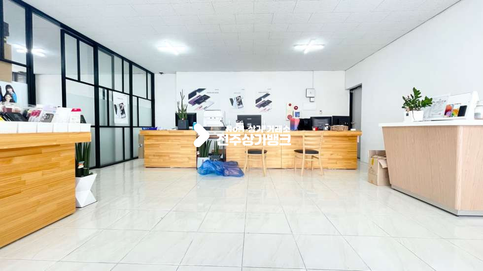 전북 전주완산구 중화산동2가 학교앞✧✧22평✧✧1층상가✧✧ 미용,네일,카페,공방,부동산업종✧✧바닥보일러설치됨✧✧적극추천 월세 매물번호 12844 사진 1