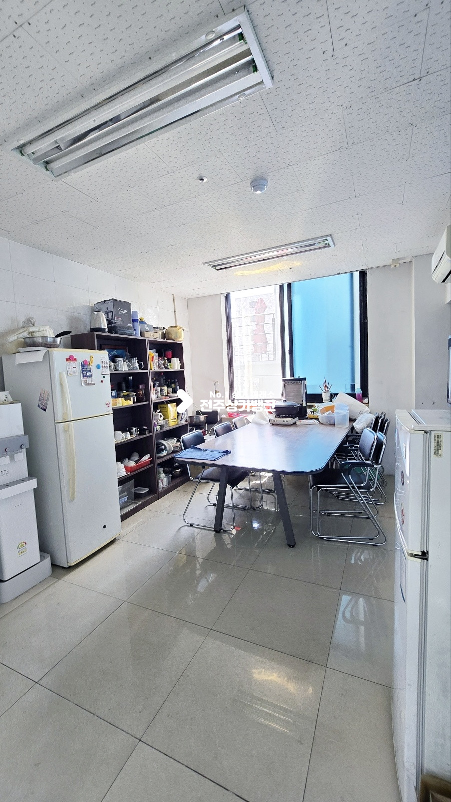 전북 전주완산구 효자동2가 면적 80평 , 실면적 68평 내부 회의실,대표,부대표실등 대형사무실 에어컨옵션 협의입주가능 ! 월세 매물번호 15971 사진 8
