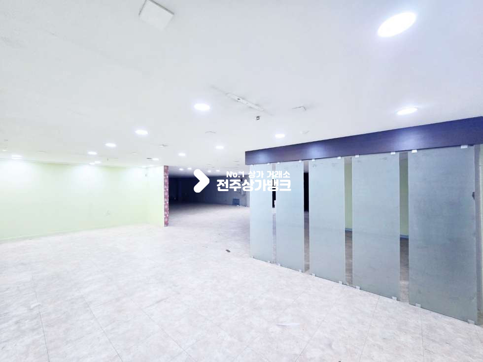 전북 전주완산구 효자동2가 ★효자동 대로변 주차장넓은 대형평수★ 월세 매물번호 15978 사진 1