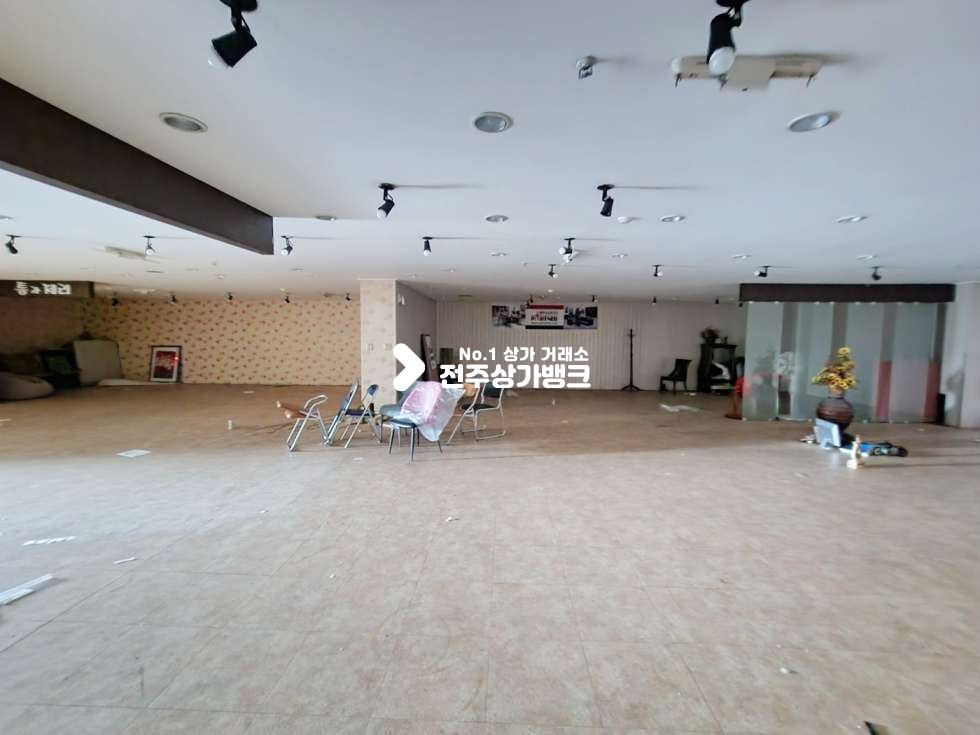 전북 전주완산구 효자동2가 ★효자동 대로변 주차장넓은 대형평수★ 월세 매물번호 15979 사진 1