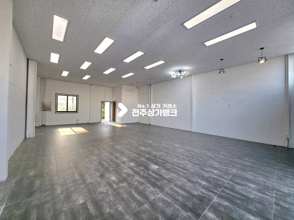 전북 전주완산구 삼천동3가 주차장 넓은//폴딩도어 1층//천정 높음 월세 매물번호 15986 사진 7