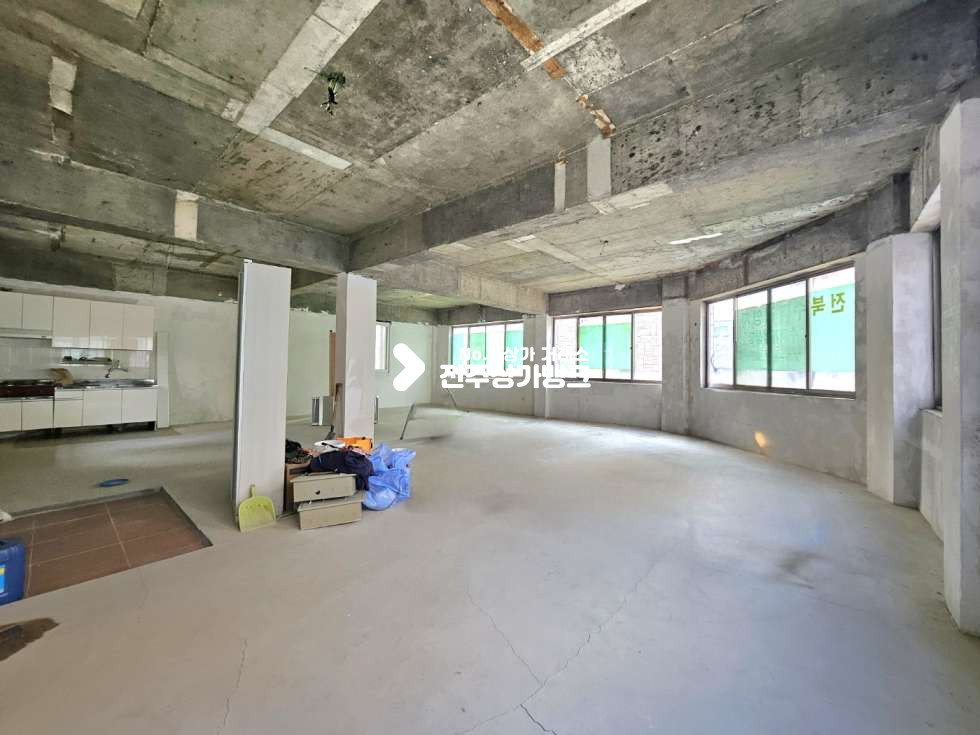 전북 전주완산구 서신동 감나무골 2층 30평 최저가 월세 매물번호 15987 사진 4