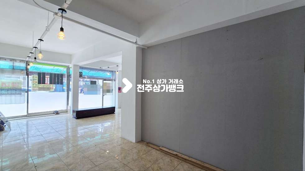 전북 전주덕진구 금암동 금암동 내부 깔끔 하여 즉시 사용 가능 카페 , 미용업종,판매점 강력추천 월세 매물번호 16034 사진 5
