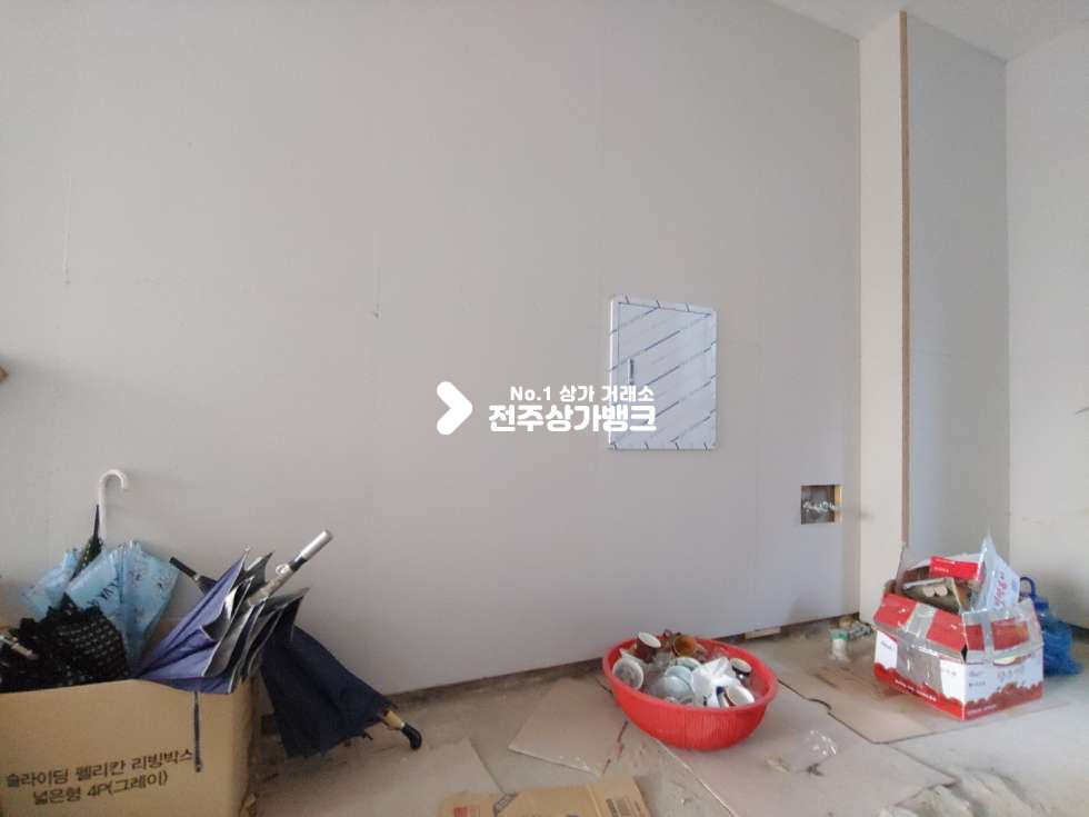 전북 전주덕진구 금암동 사대부고사거리 대로변위치, 복층구조, 스터디카페, 사진관 강력추천!! 월세 매물번호 10522 사진 7