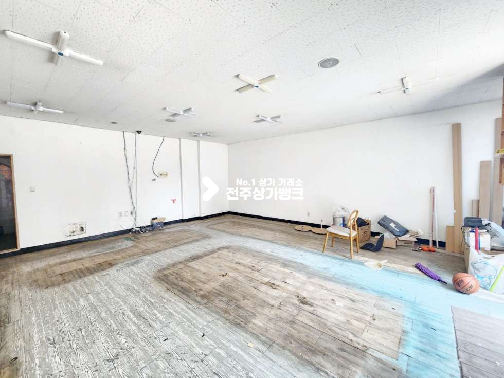 전북 전주완산구 효자동3가 ★효자동 1층 18평 상가★ 월세 매물번호 16045 사진 2