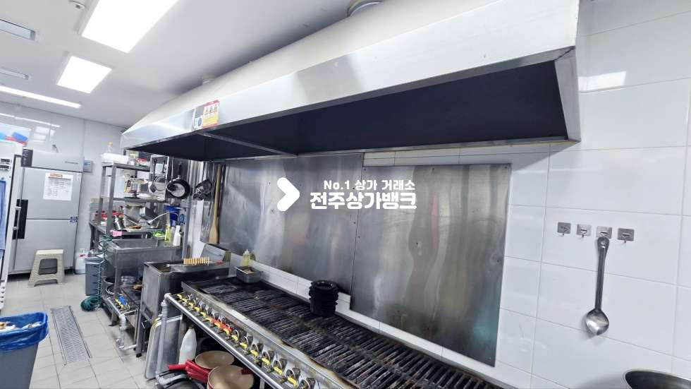 전북 전주덕진구 만성동 만성동 아파트 부근 2층음식점 ,단체석 완비 깔끔인테리어 즉시영업가능 ! 월세 매물번호 16060 사진 13