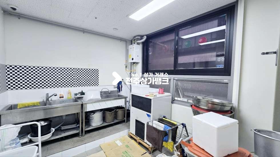 전북 전주덕진구 만성동 만성동 아파트 부근 2층음식점 ,단체석 완비 깔끔인테리어 즉시영업가능 ! 월세 매물번호 16060 사진 17