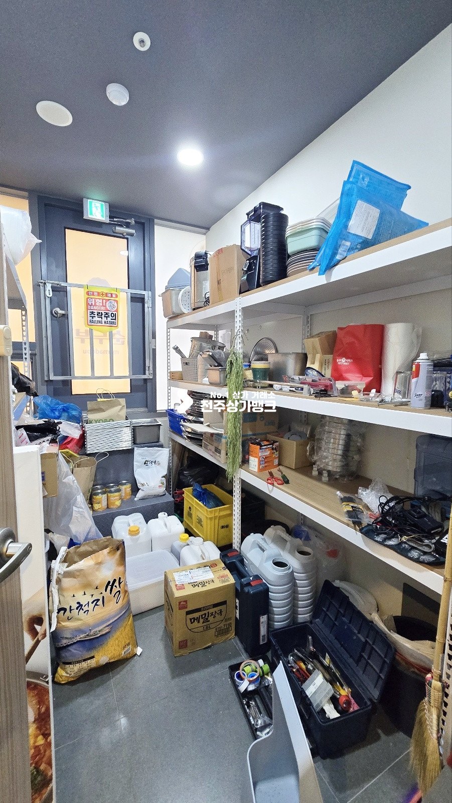 전북 전주덕진구 만성동 만성동 아파트 부근 2층음식점 ,단체석 완비 깔끔인테리어 즉시영업가능 ! 월세 매물번호 16060 사진 19