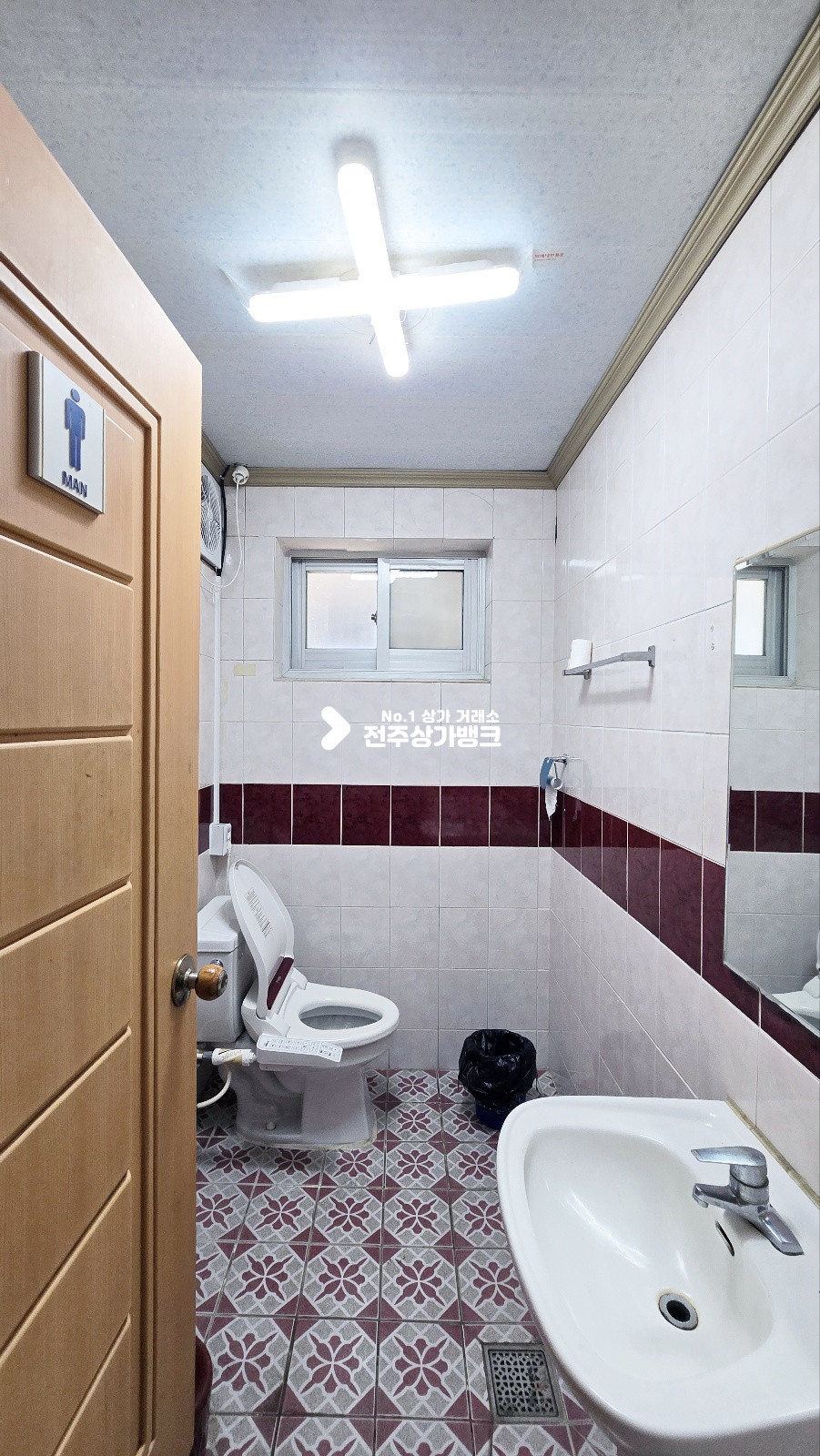 전북 전주완산구 서신동 서신동 먹자골목 유동인구많은 상권 1층 45평형 상가임대 권리금 협의가능 월세 매물번호 16073 사진 16