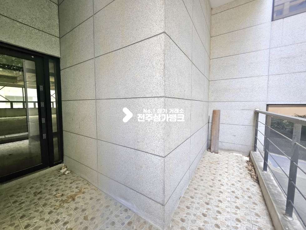 전북 전주덕진구 중동 혁신//파격 임대료//인테리어지원//실면적 127평 월세 매물번호 16024 사진 11