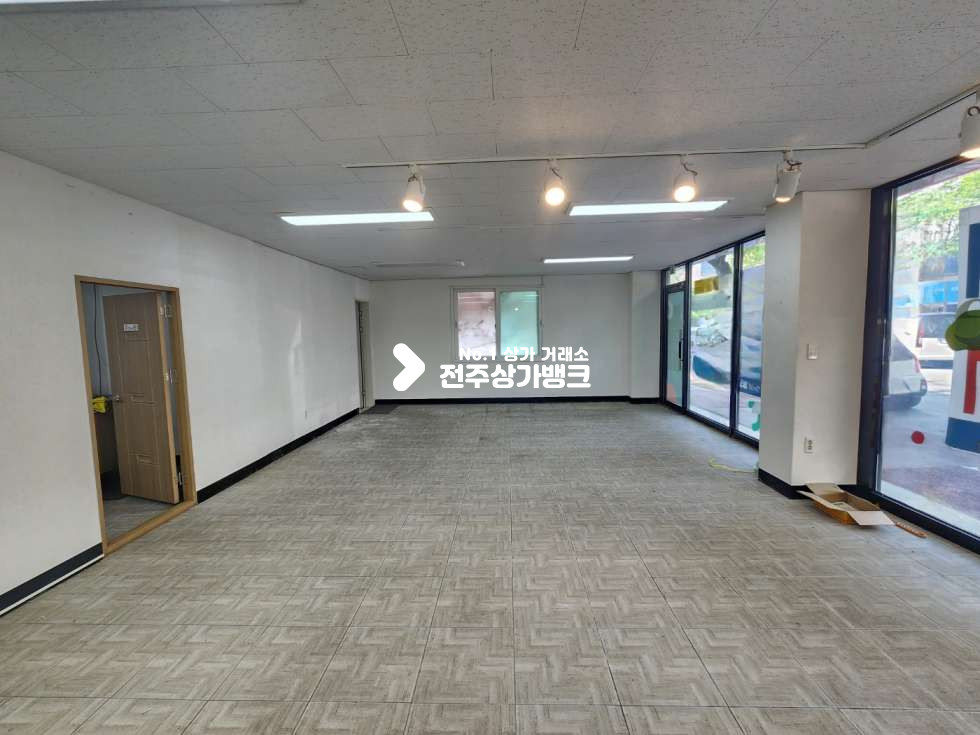 전북 전주완산구 효자동3가 ★홍산초근처 1층 20평상가 ★ 월세 매물번호 16079 사진 2