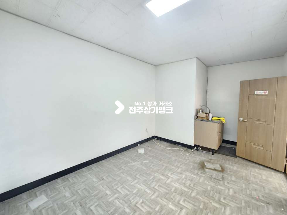 전북 전주완산구 효자동3가 ★홍산초근처 1층 20평상가 ★ 월세 매물번호 16079 사진 4