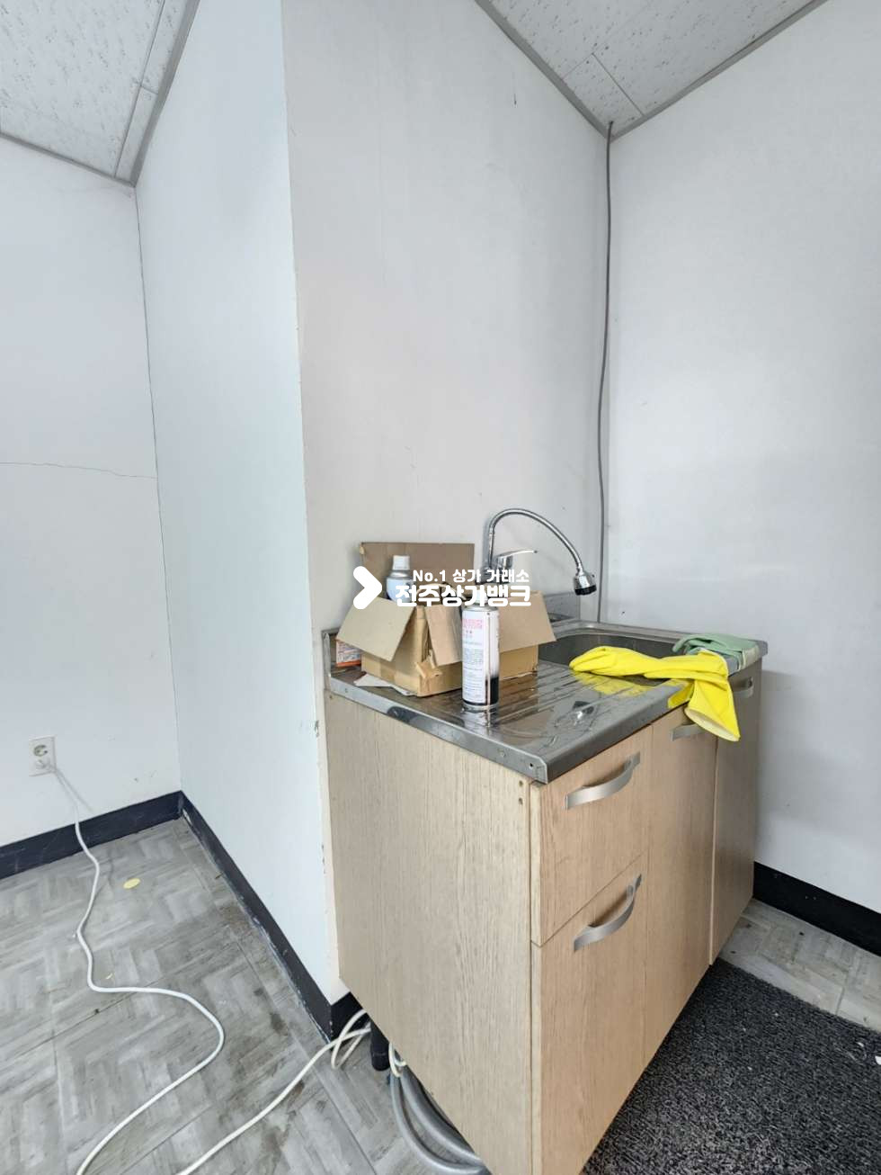 전북 전주완산구 효자동3가 ★홍산초근처 1층 20평상가 ★ 월세 매물번호 16079 사진 5